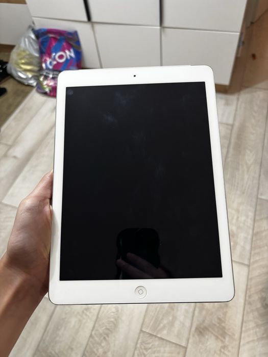 iPad air в хорошем  состоянии