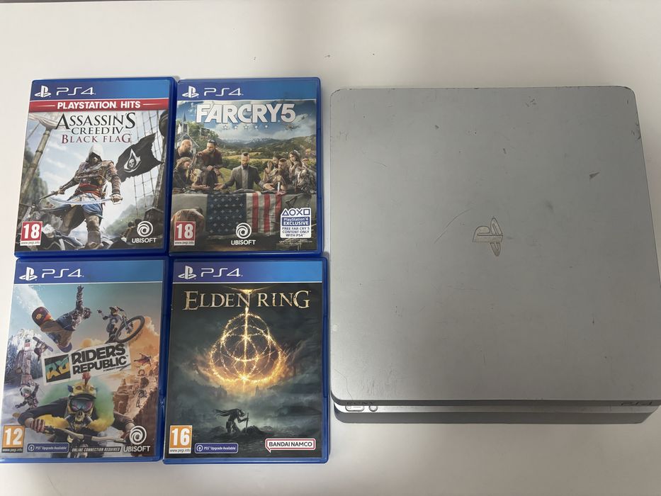 PlayStation 4 Slim 500GB + 4 игри в отлично състояние