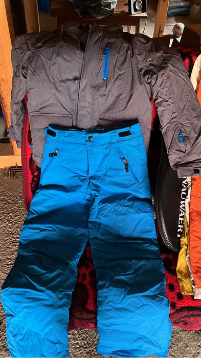 Pantaloni ski diferite mărimi