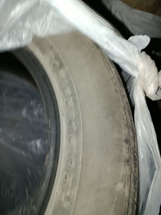 Две шины в нормальном состоянии