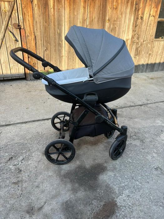 Продам коляску детскую зима- лето