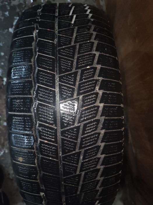 Продам пару шин 16