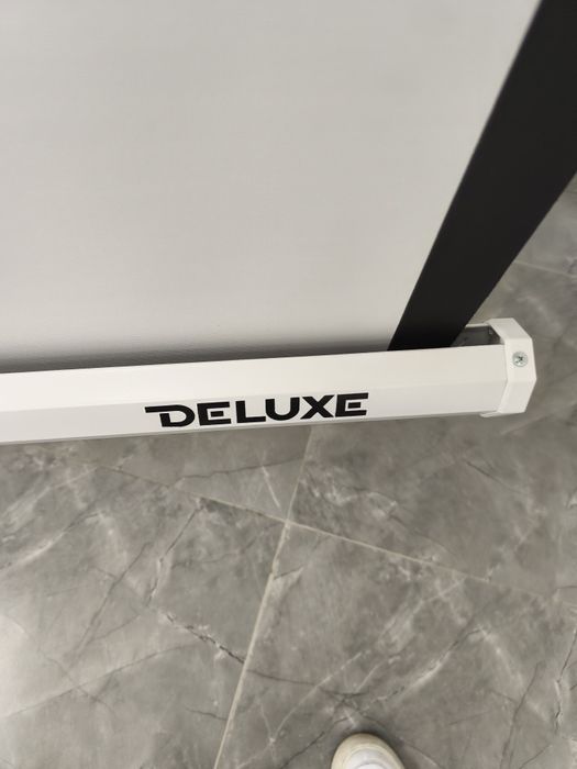 Экран для проектора.