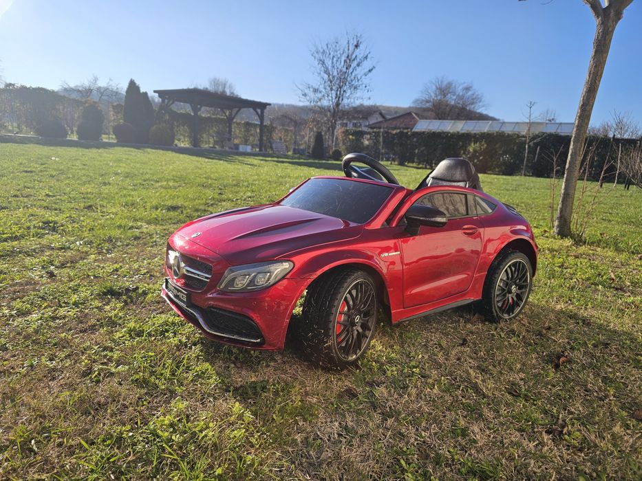 Детска електрическа кола с акумулаторна батерия Mercedes Benz C63 AMG с дистанционно