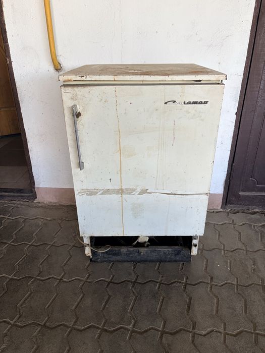 Продам б/у холодильник.