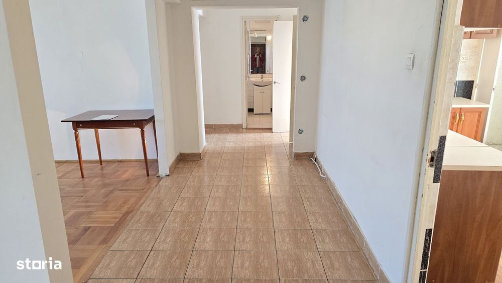 Vand apartament 4 camere dec. Deva,  22 Decembrie et 5, bloc de 6 et