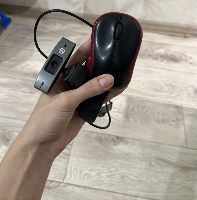 Вебкамера с микрофоном  и беспроводная мышь