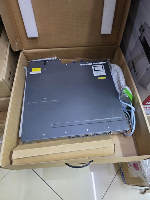 Коммутатор Cisco Catalyst WS-C3750X-48P-S