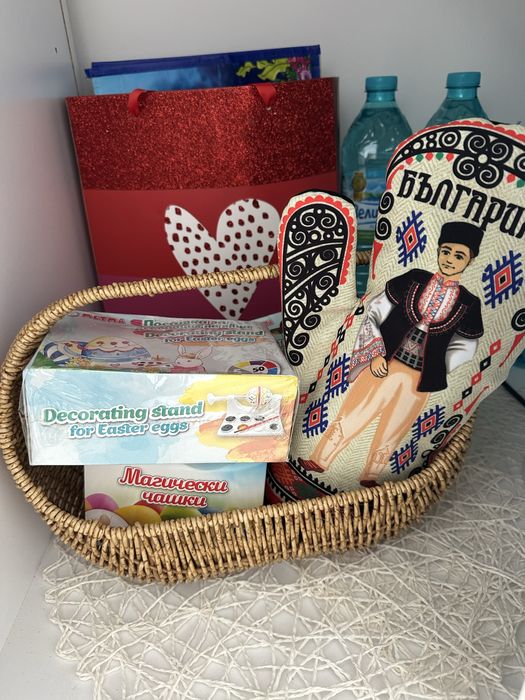 Декор, чинии на Великден