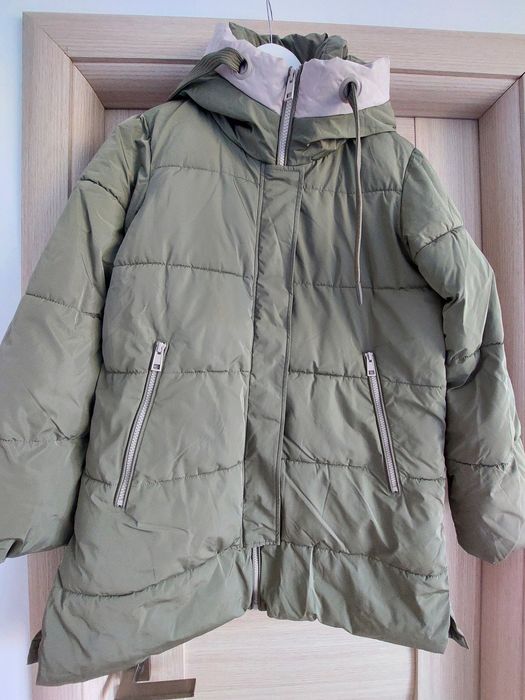 Geacă cu glugă nouă