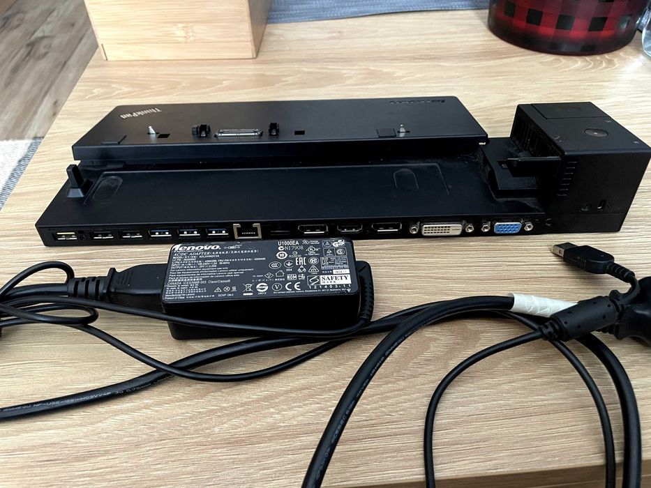 Lenovo ThinkPad Ultra Dock 40A2 + Incarcator