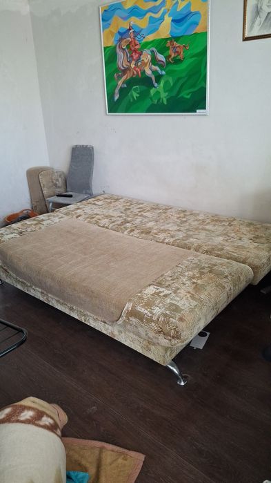 Диван и два кресла