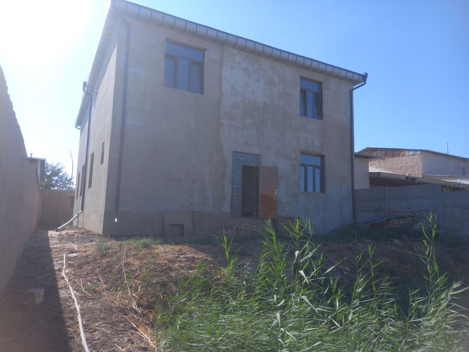 2 каватли ховли жой сотилади, ботмон бозор енида