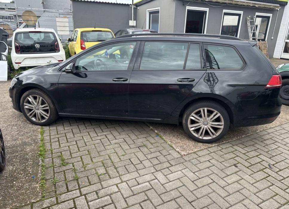 Dezmembrez Volkswagen Golf 7 // 1.6TDI 110cai // CRKB // EURO 6 // Automat // Negru LC9X