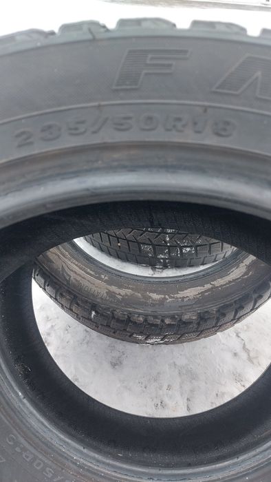 Продам 235 50 R 18