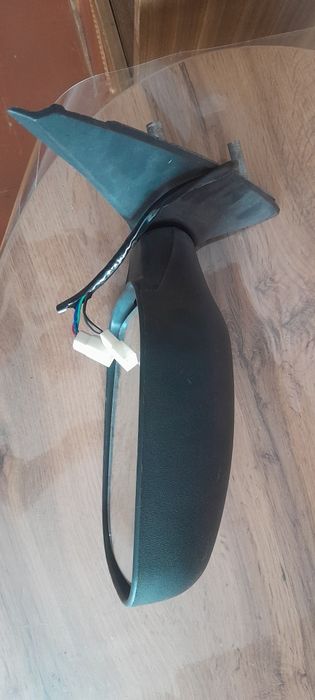 Продам правое зеркало нива шевроле