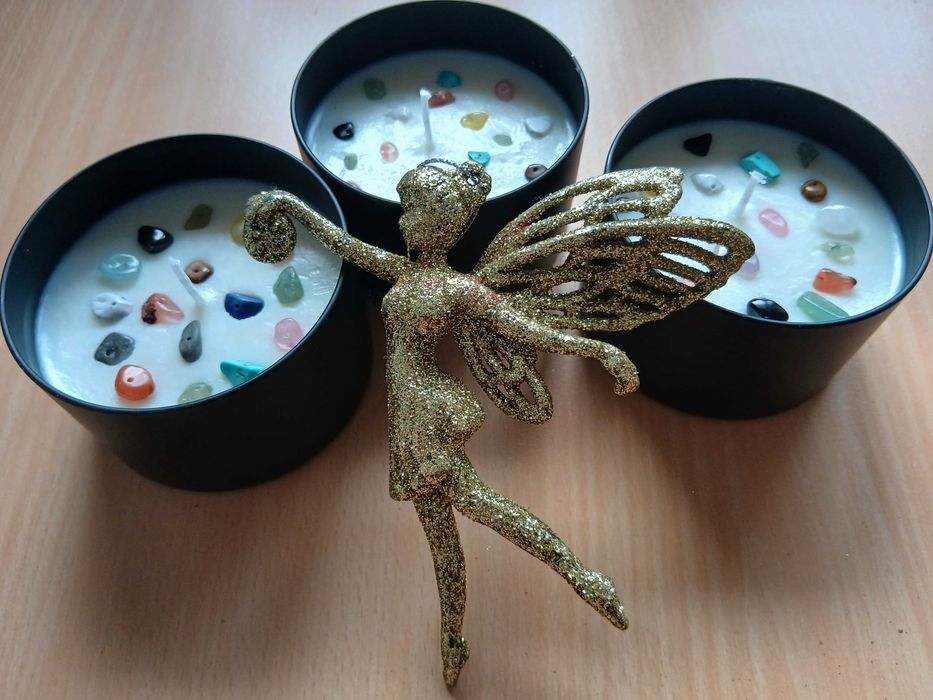 Lumanari parfumate cu uleiuri esentiale si cristale pentru bucurie