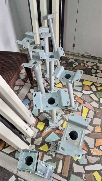 Продаю краншейт и экран для проекторов