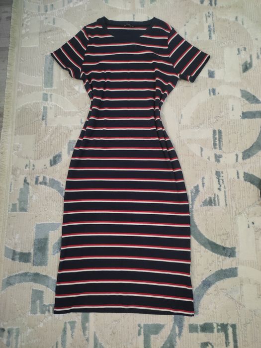 Киимдер сатылады