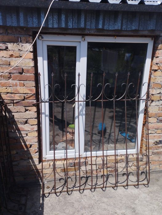 Оконные решетки.
