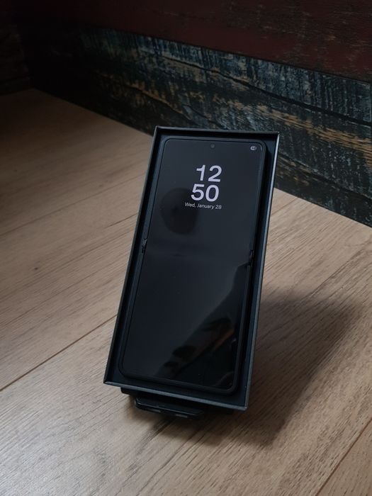 Samsung Galaxy Z Flip7, 12GB RAM, 256GB, Jet Black