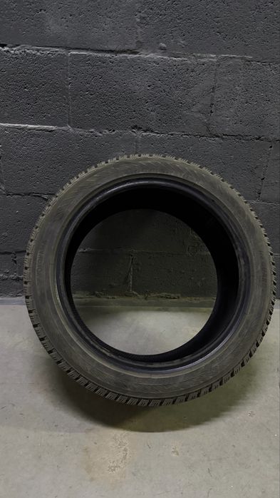 Продам зимние шины Yokohama ice guard