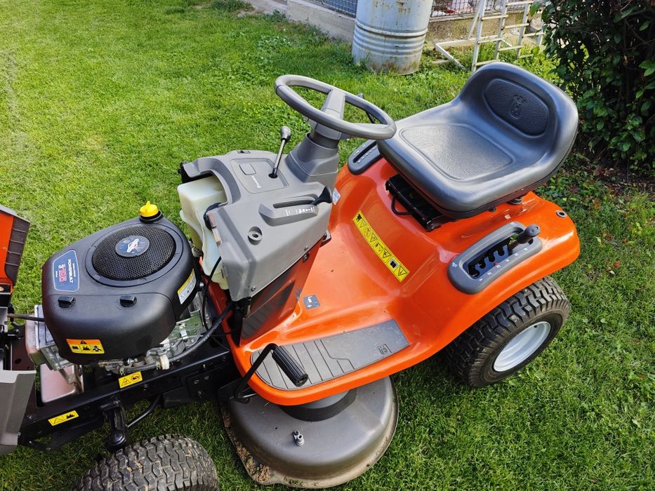 Tractoras de tuns gazon -iarba Husqvarna TS 38