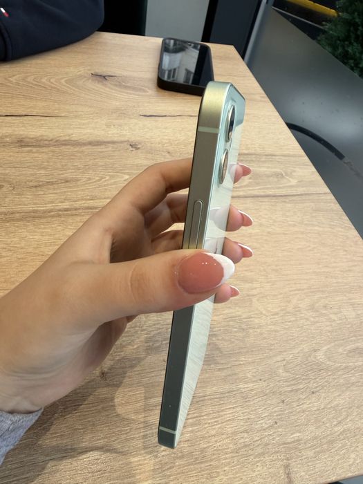 iPhone 12 foarte bun