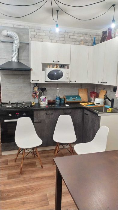 Стулья столы кресла