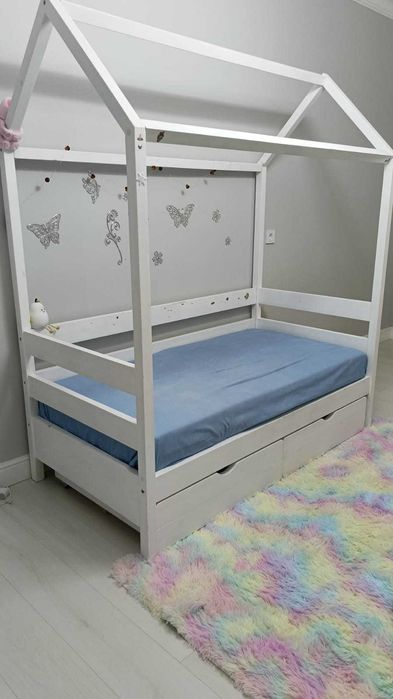 Продам детскую кровать. Дерево. 2 ящика