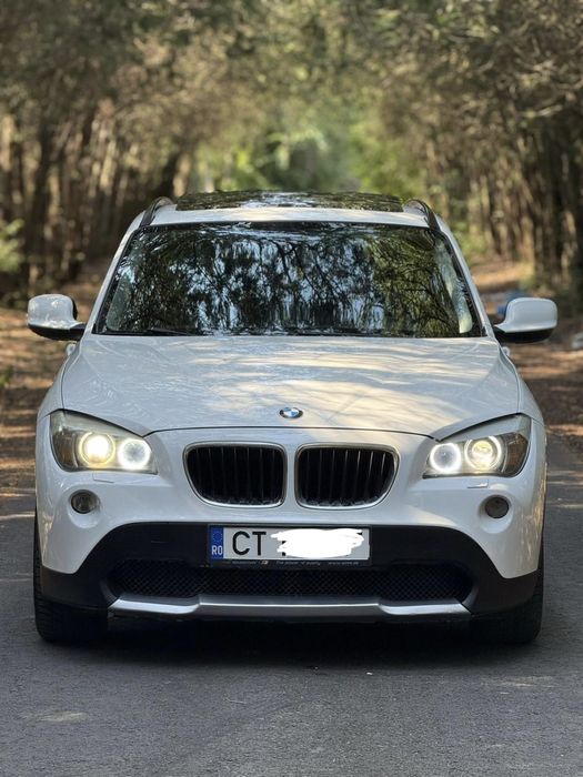 Vând BMW X1 2010
