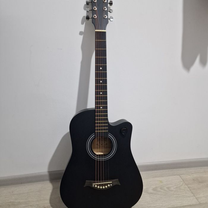 Акустическая гитара