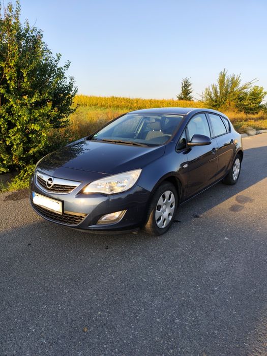 Opel Astra J 1.4 benzina (100 Hp) ecoFLEX 2010, Hatchback