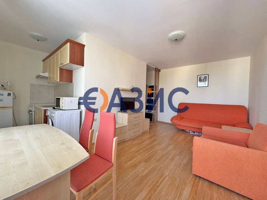 Двустаен апартамент в комплекс Crown Fort Club, 66 кв.м., Свети Влас,