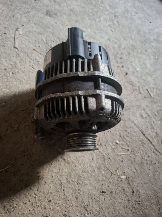 Alternator BMW E 46 320 diesel în stare impecabila!