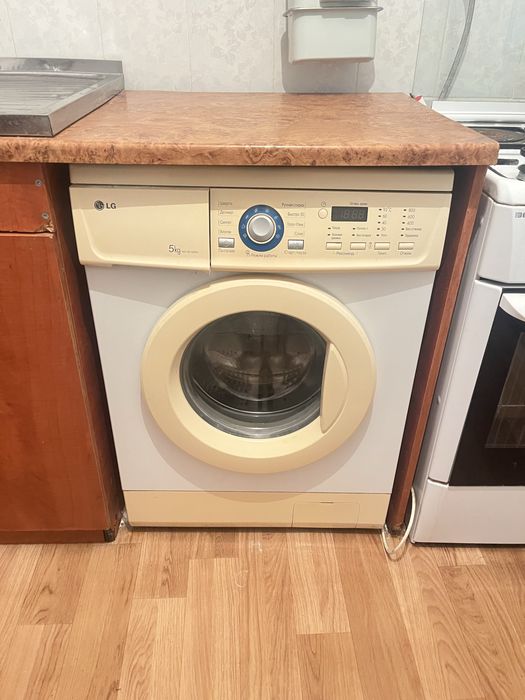 Продам стиралку 5кг