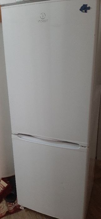 Холодильник Indesit