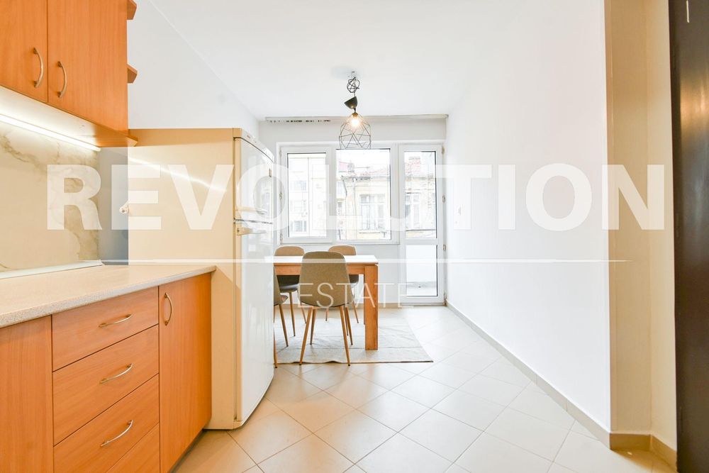 Двустаен апартамент в Центъра на София.