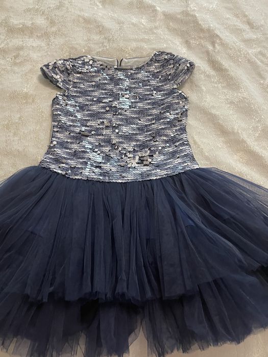 Продам платья на девочку