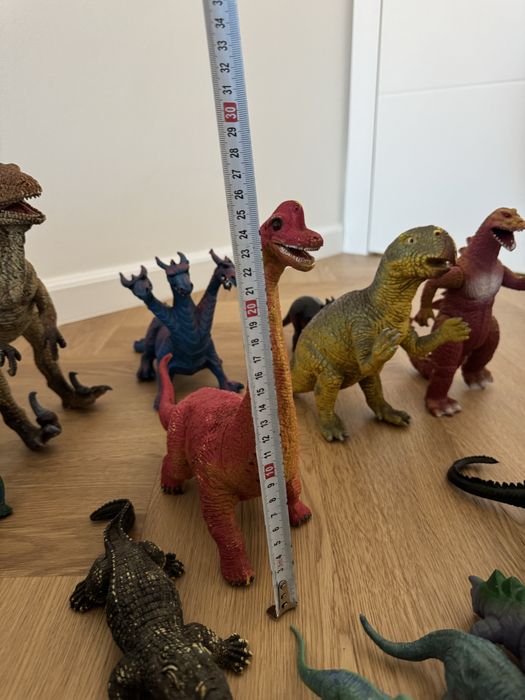 Vand colectie dinozauri