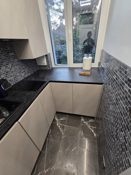 Execut lucrari de renovare si de constructie