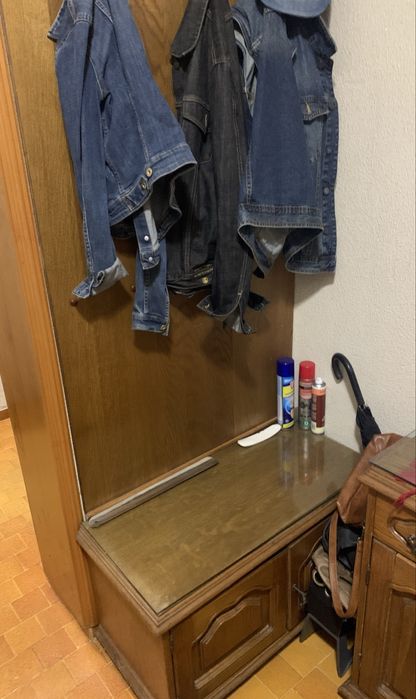 2 Sifoniere + 3 comode + cuier din lemn masiv toate + oglinda inramata