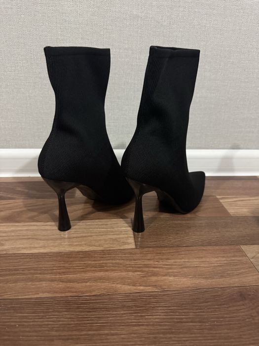 Продам черные тканевые полуботинки Zara