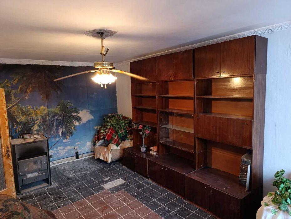 От собственик - светъл, топъл в новосаниран блок с оправен покрив