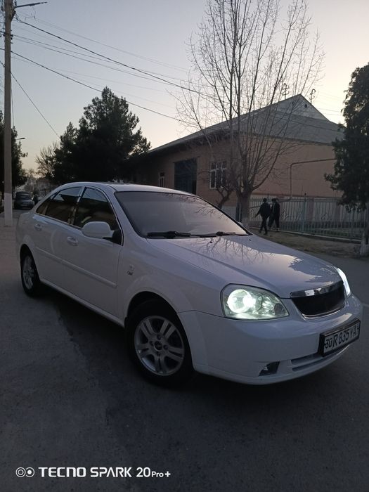 Lasetti 2012 chevrolet