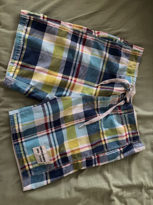 Бански на Abercrombie & Fitch