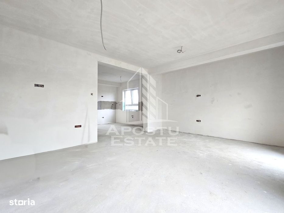 Jumatate de duplex de vanzare, Parter + Etaj, 5 camere si 2 bai, Sag