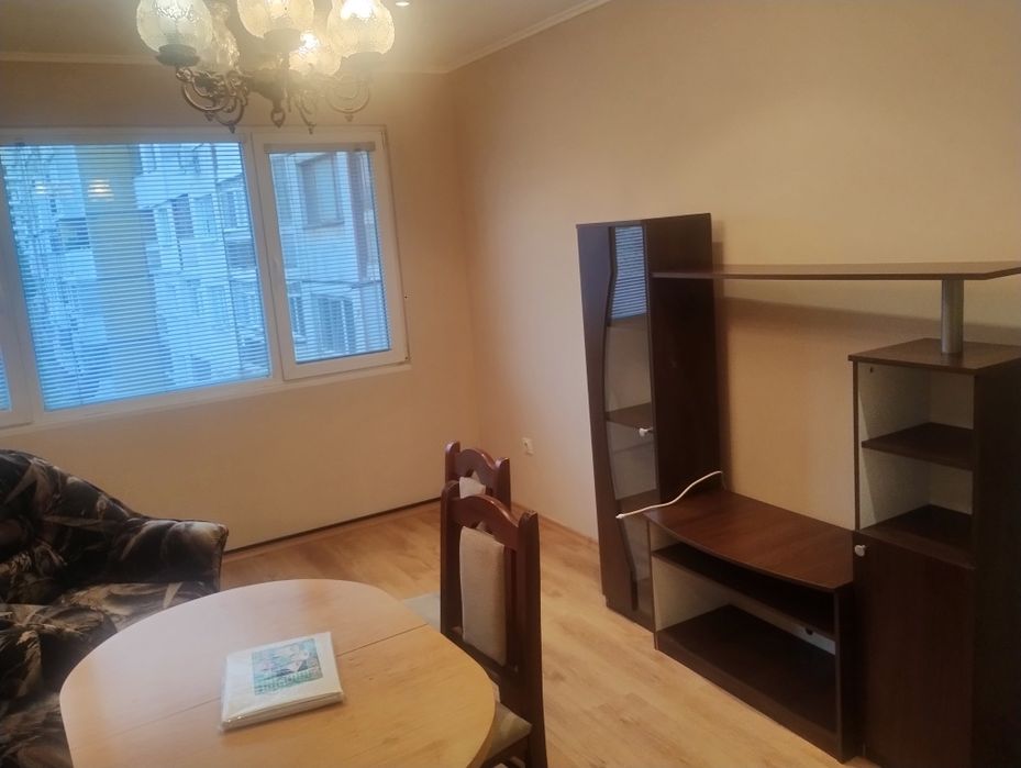 Дава се под наем Двустаен апартамент в Добрич, Христо Ботев - 65 кв.м за 183.6 € - Снимка #2