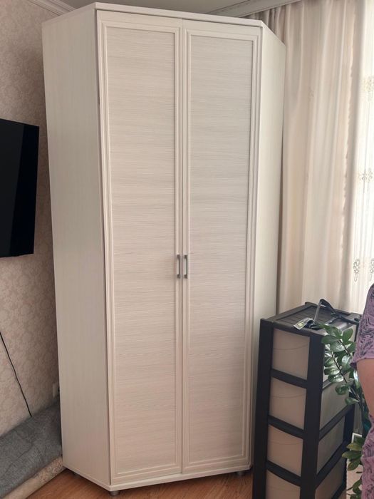 Шкаф в прихожую угловой