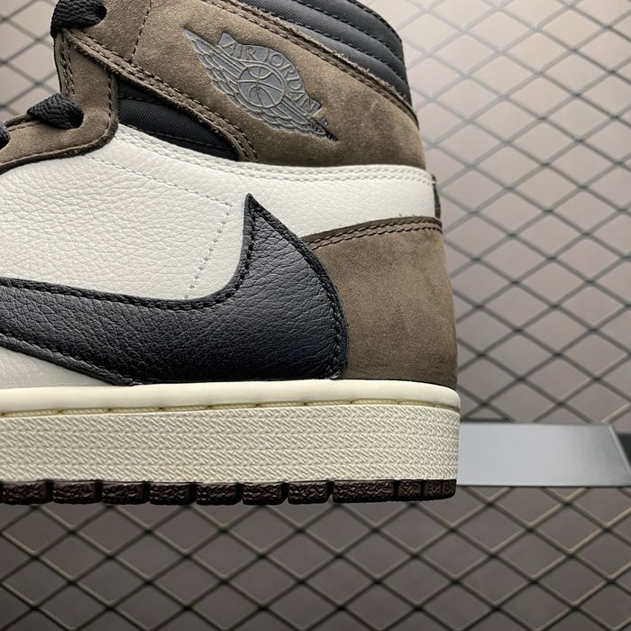 Jordan 1 X Travis Scot